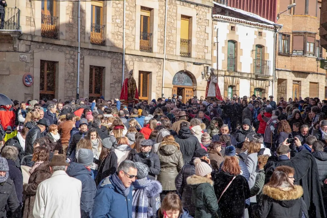 Procesión Candelas y San Blas Quintanar de la Sierra_1 (1)