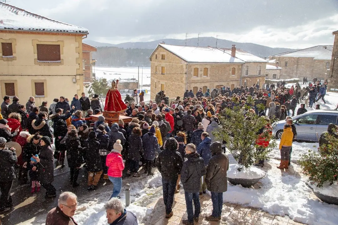 Procesión Candelas y San Blas Quintanar de la Sierra_2 (1)