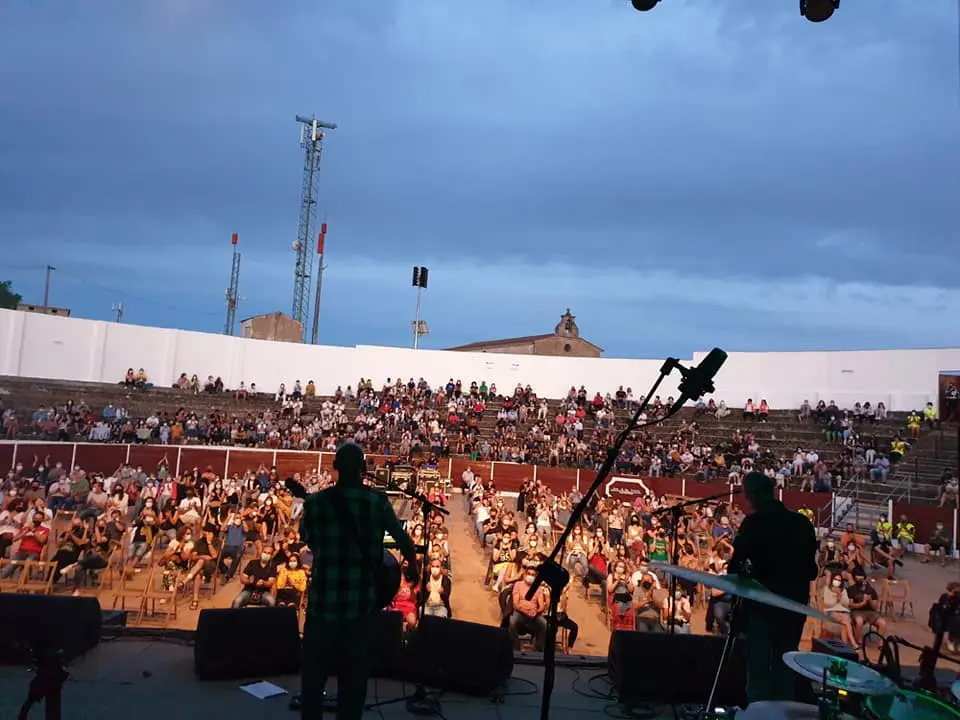 221905304_436090411213374_2344555896561278079_n