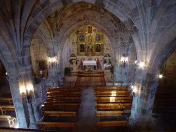 INTERIOR DE LA IGLESIA DE SANTA CECILIA