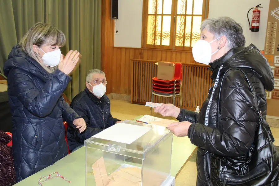 Votacion en Covaleda 3