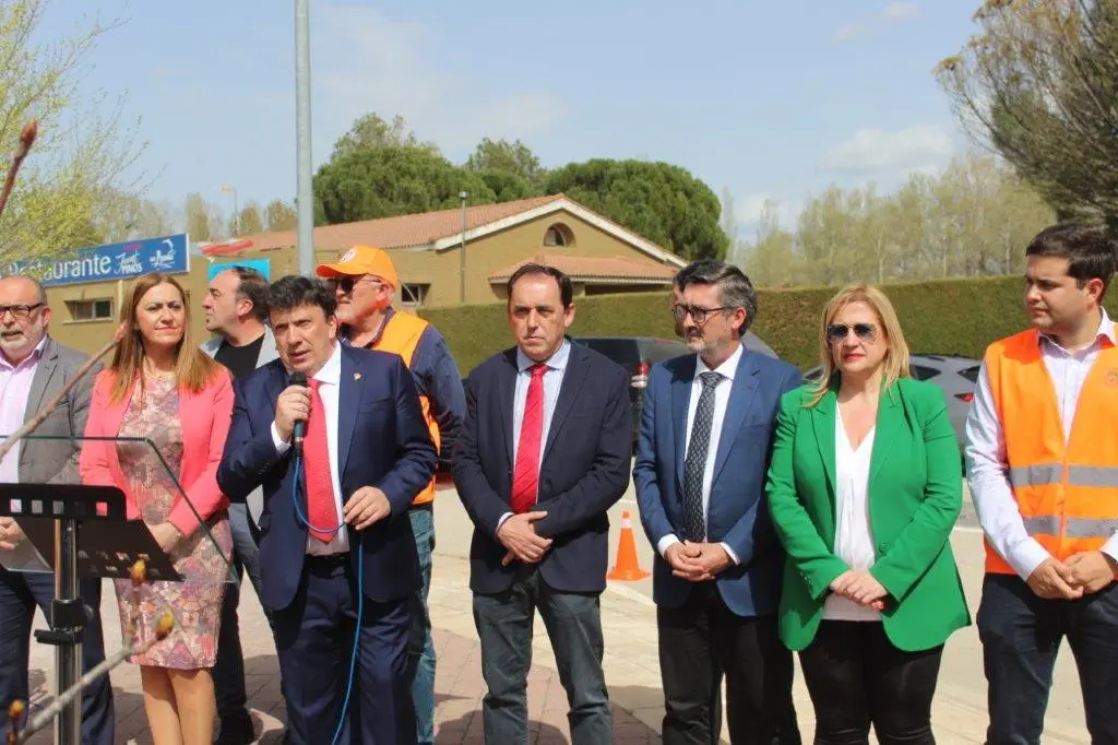 MONUMENTO AL REHALERO EN ALMAZ&Aacute;N (3)