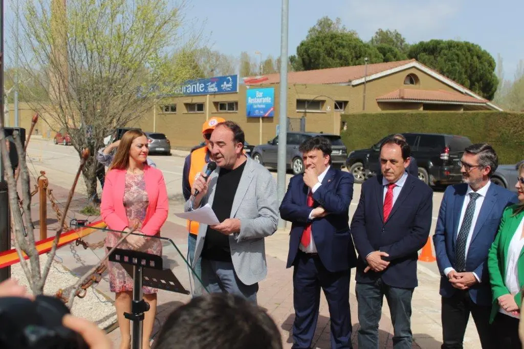 MONUMENTO AL REHALERO EN ALMAZ&Aacute;N (4)