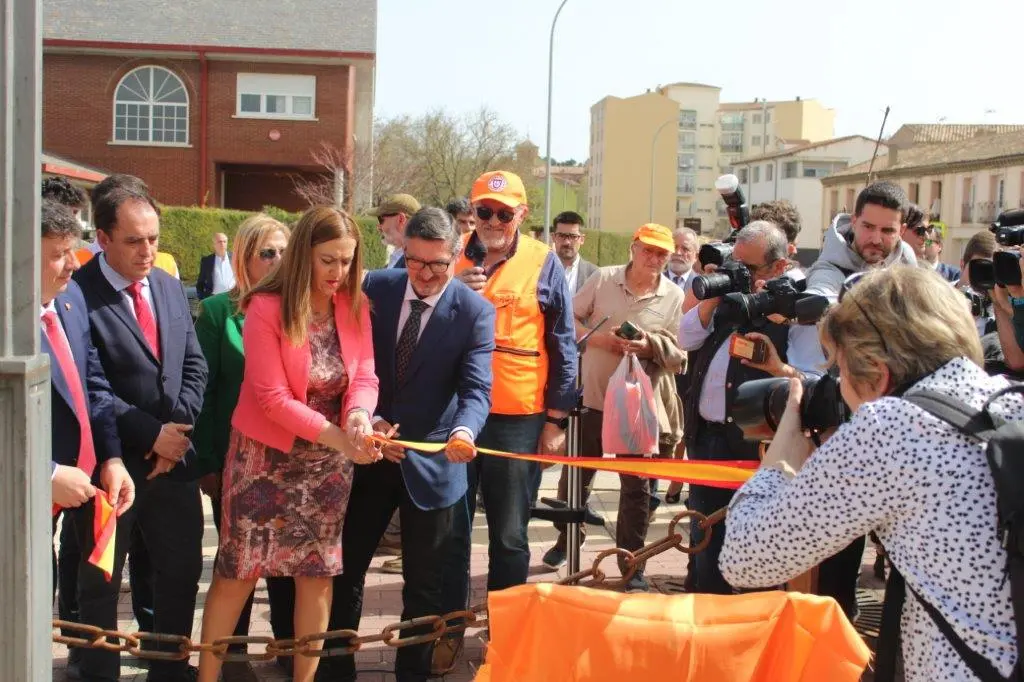 MONUMENTO AL REHALERO EN ALMAZ&Aacute;N (5)