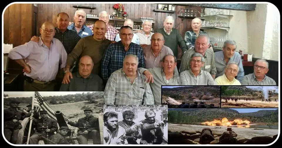 CON LOS MILITARES QUE PARTICIPARON EN LA VOLADURA DEL PUENTE