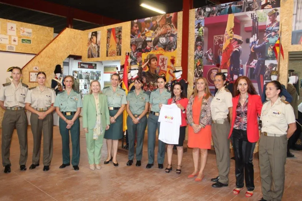 LA MINISTRA EN NAVALENO (17)