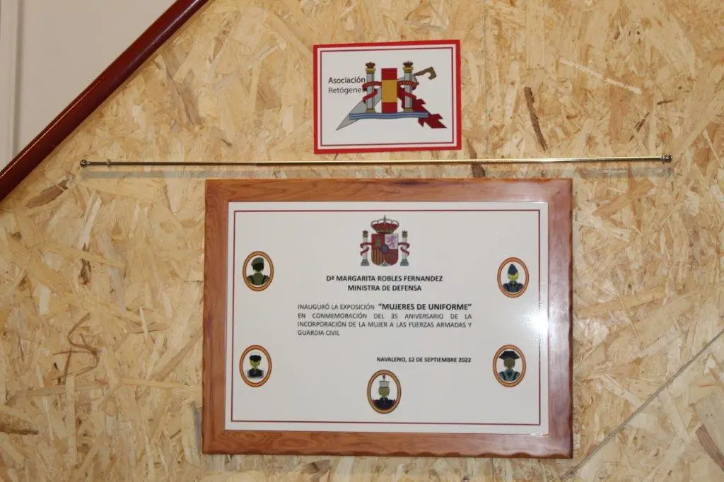 LA MINISTRA EN NAVALENO (19)