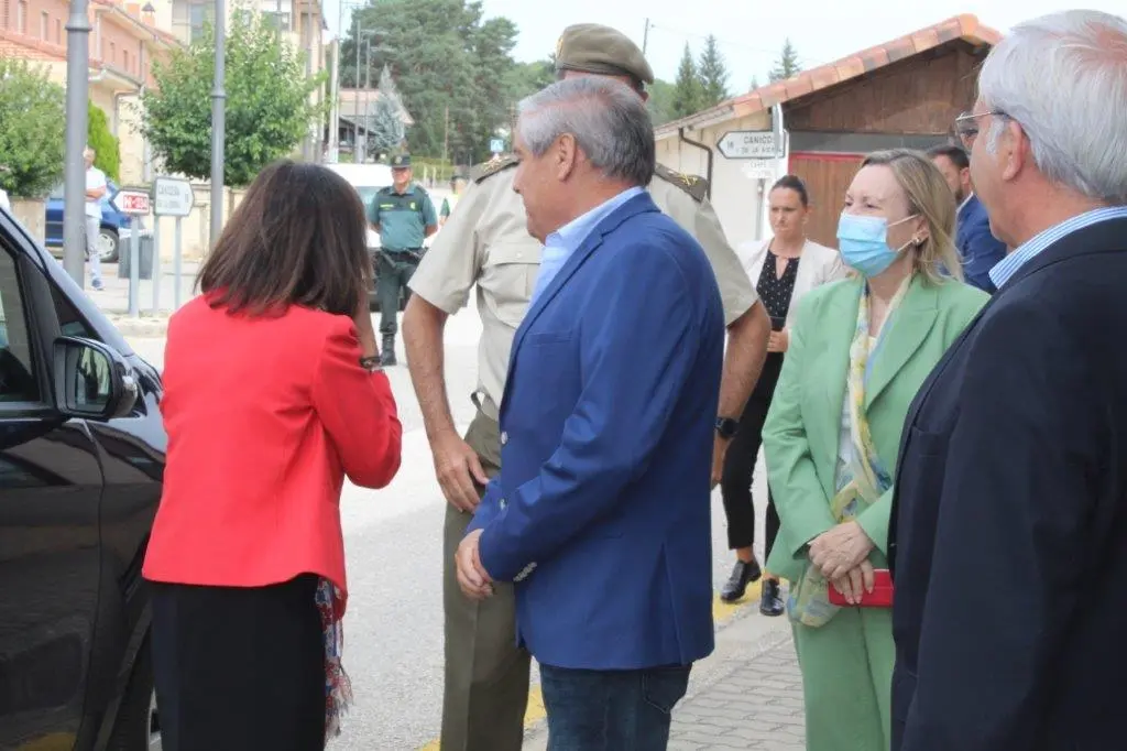 LA MINISTRA EN NAVALENO (23)