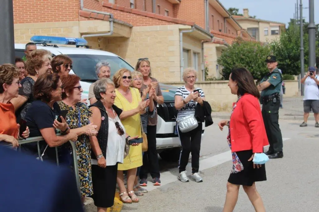 LA MINISTRA EN NAVALENO (24)