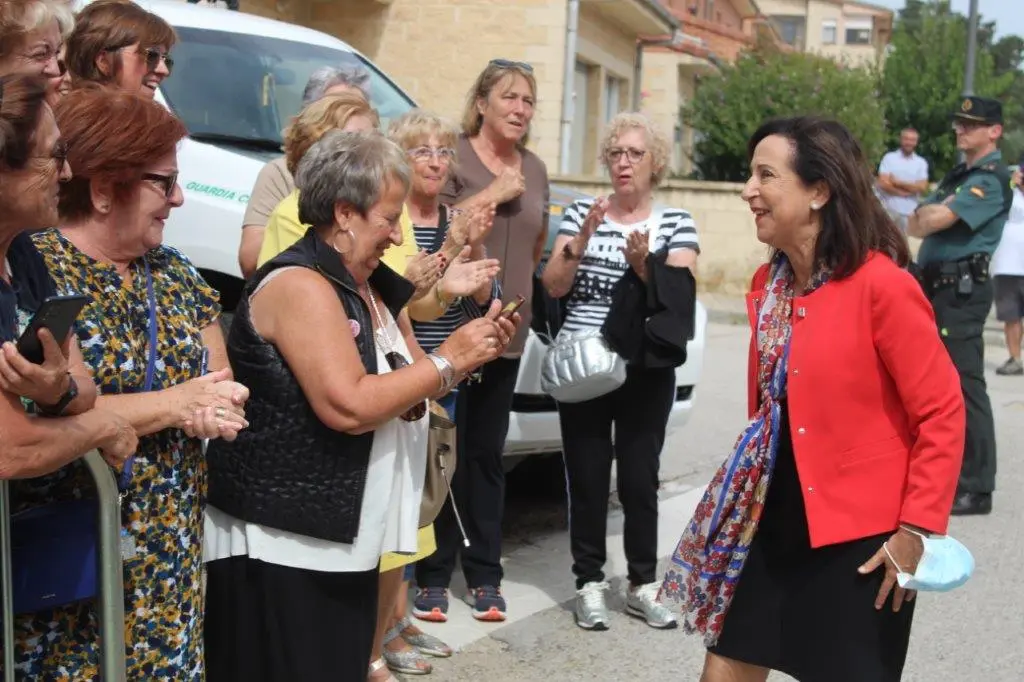 LA MINISTRA EN NAVALENO (25)