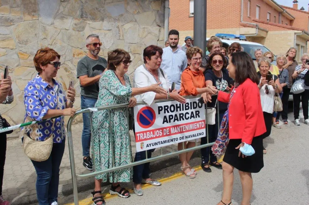 LA MINISTRA EN NAVALENO (28)