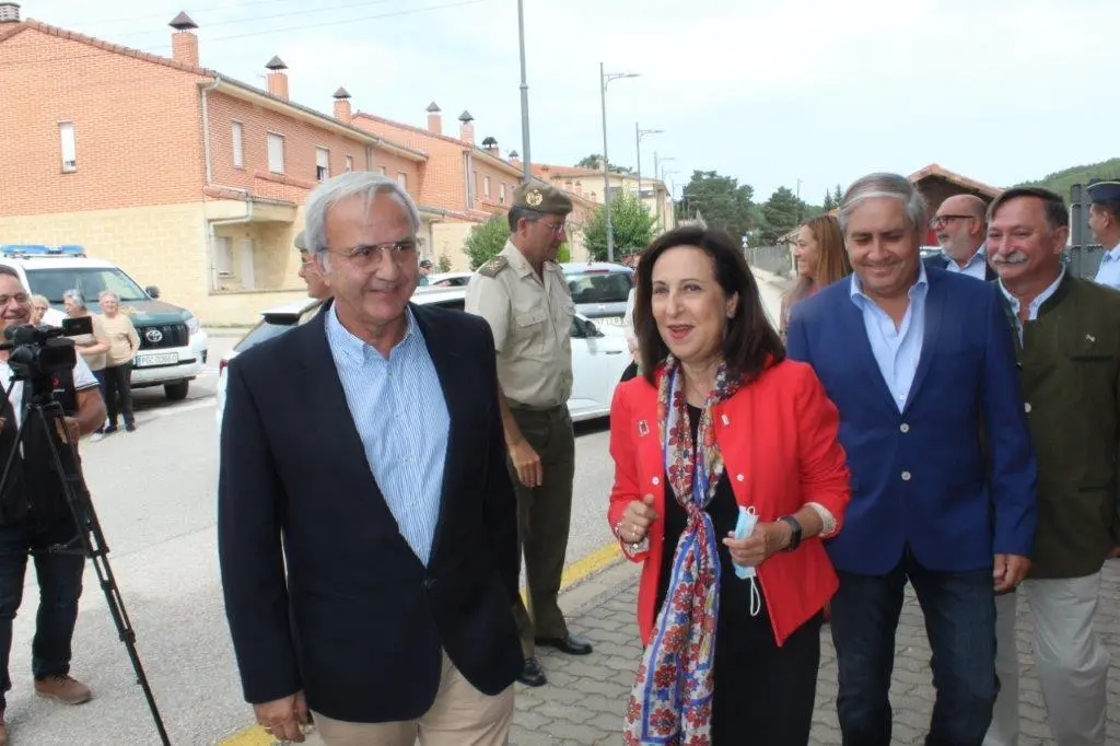 LA MINISTRA EN NAVALENO (41)