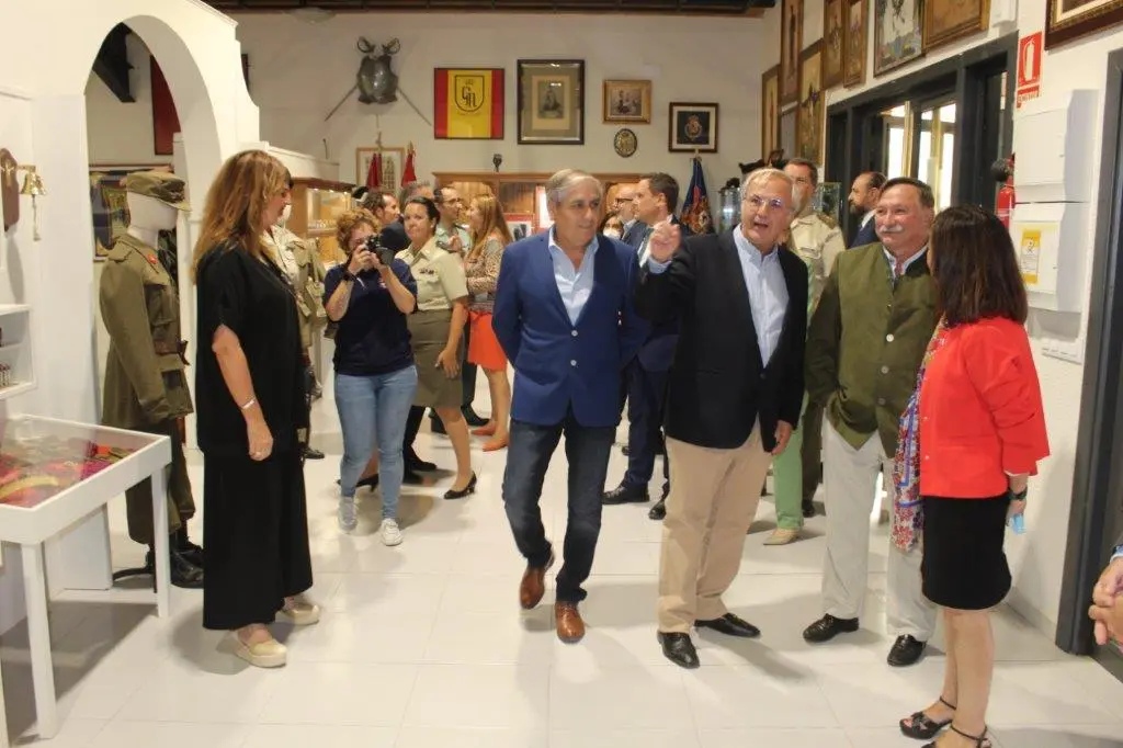 LA MINISTRA EN NAVALENO (42)