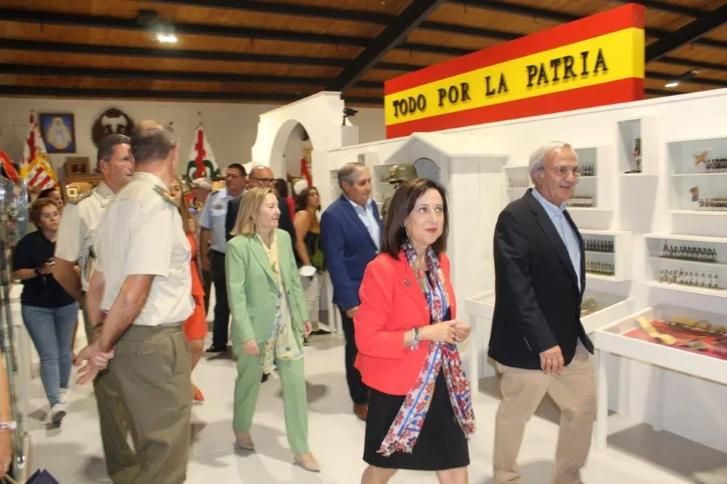 LA MINISTRA EN NAVALENO (50)