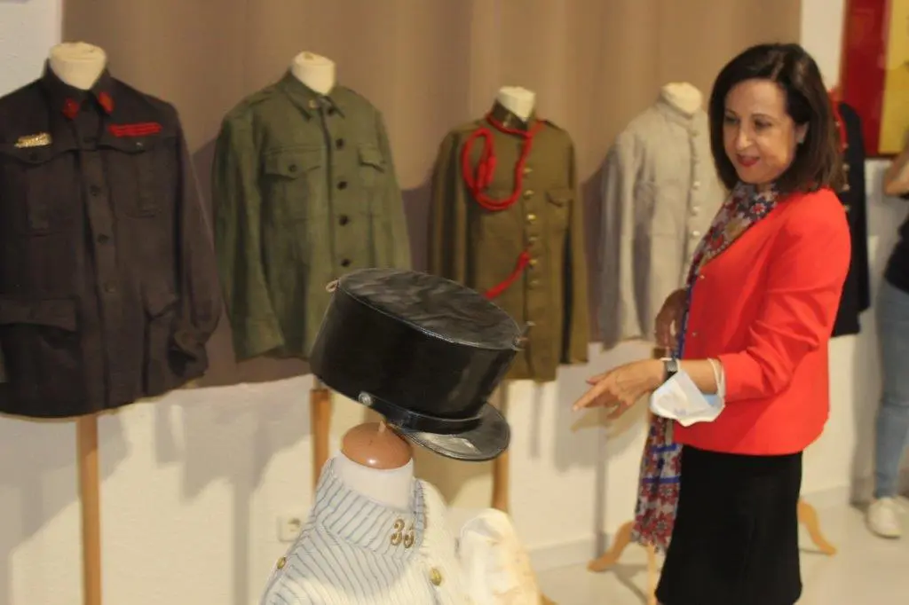 LA MINISTRA EN NAVALENO (57)