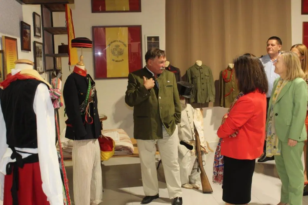 LA MINISTRA EN NAVALENO (60)