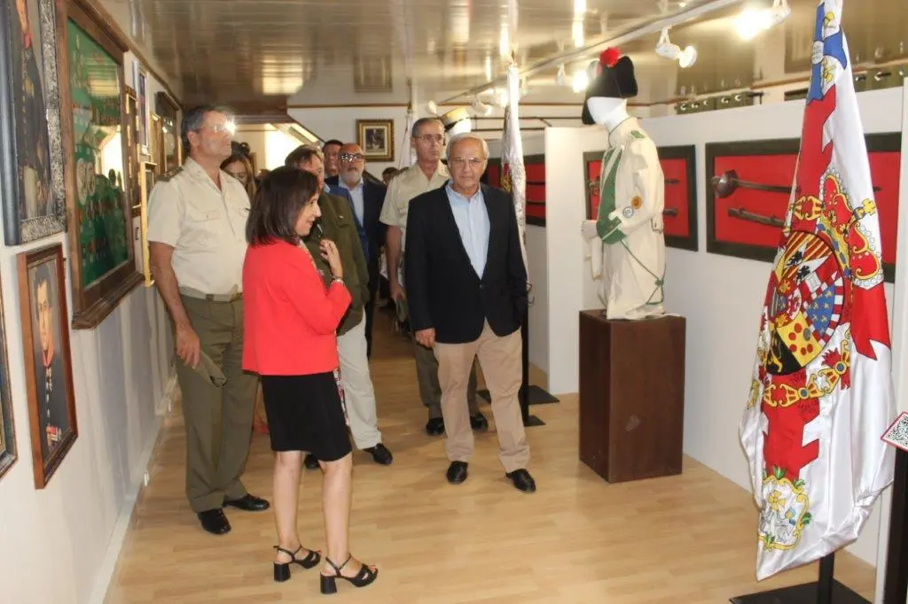 LA MINISTRA EN NAVALENO (63)