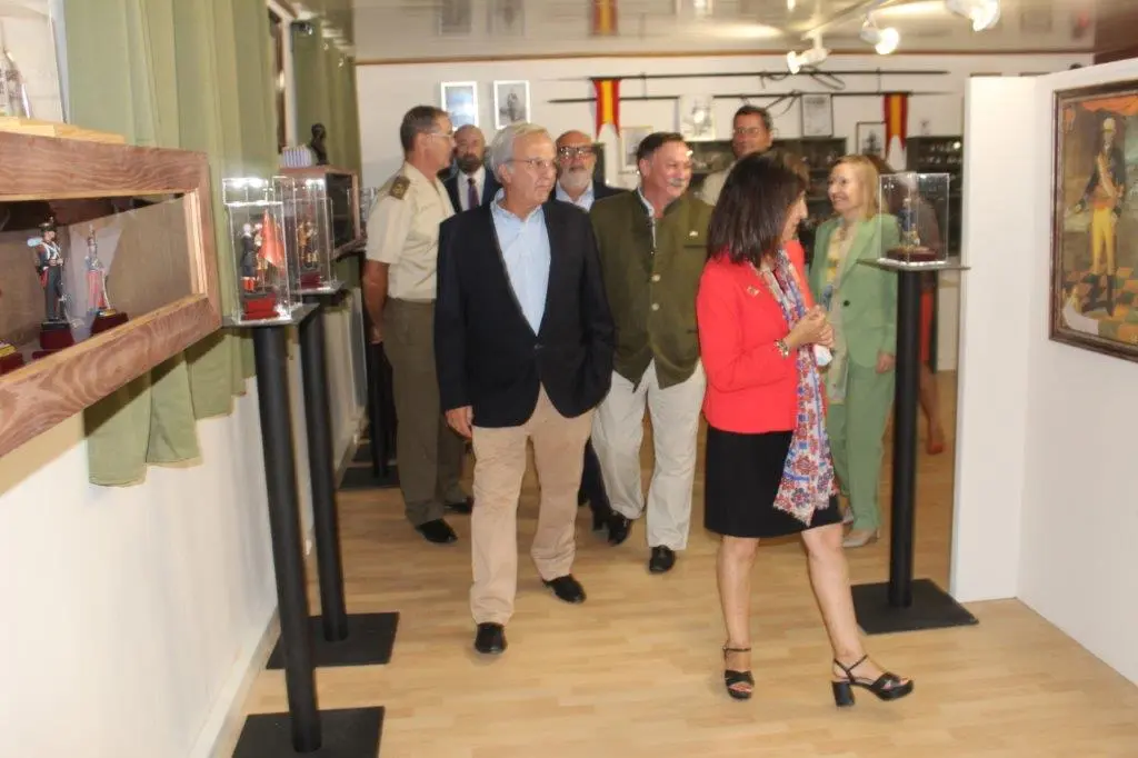 LA MINISTRA EN NAVALENO (64)