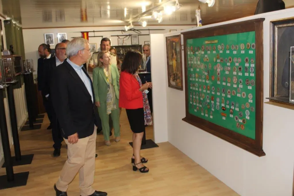 LA MINISTRA EN NAVALENO (65)