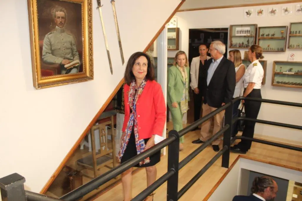 LA MINISTRA EN NAVALENO (66)