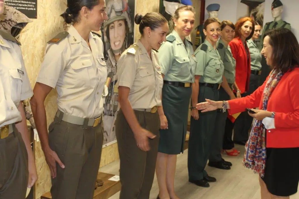 LA MINISTRA EN NAVALENO (72)