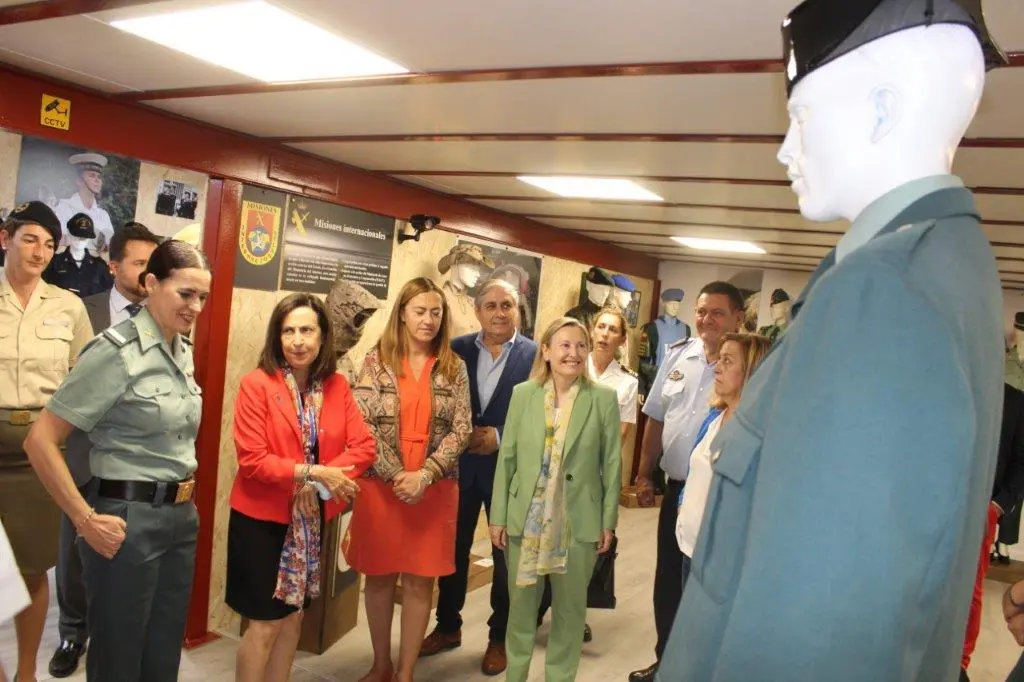 LA MINISTRA EN NAVALENO (83)