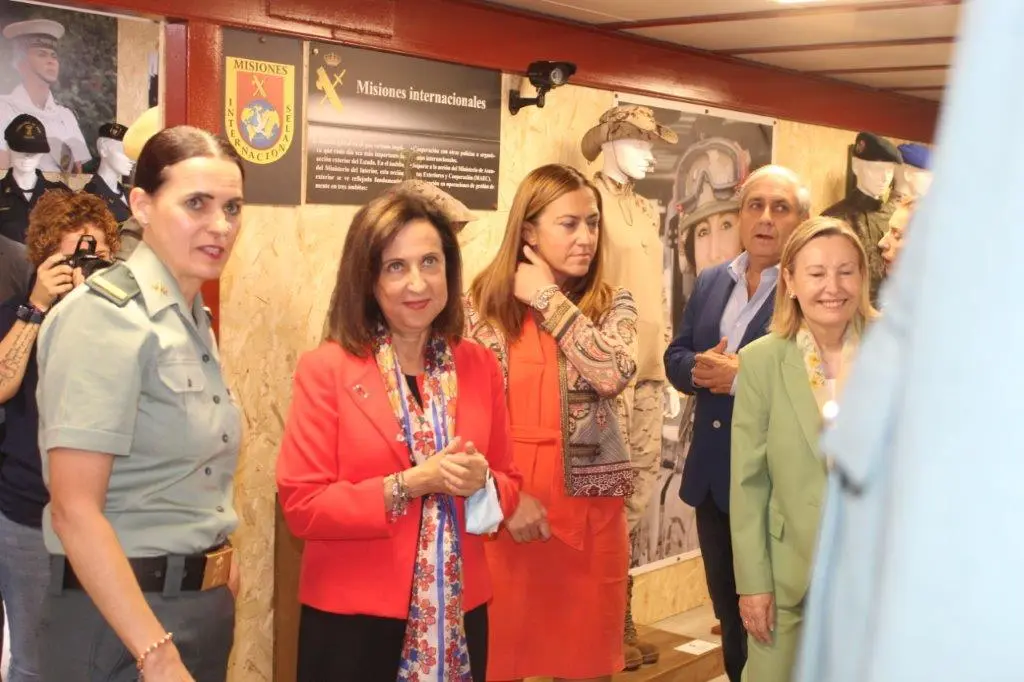 LA MINISTRA EN NAVALENO (82)