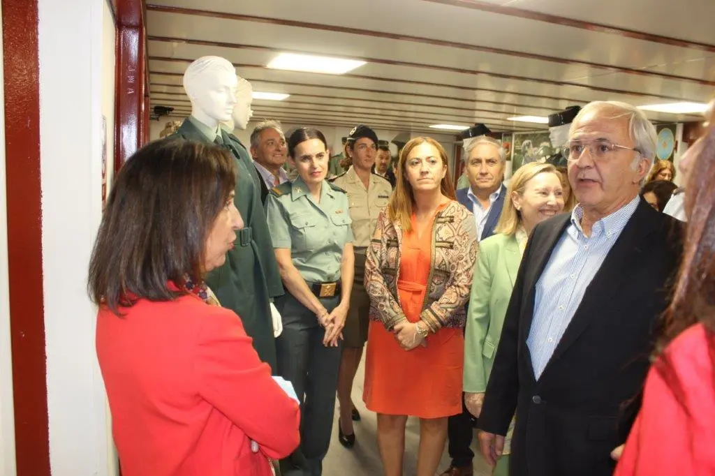 LA MINISTRA EN NAVALENO (84)