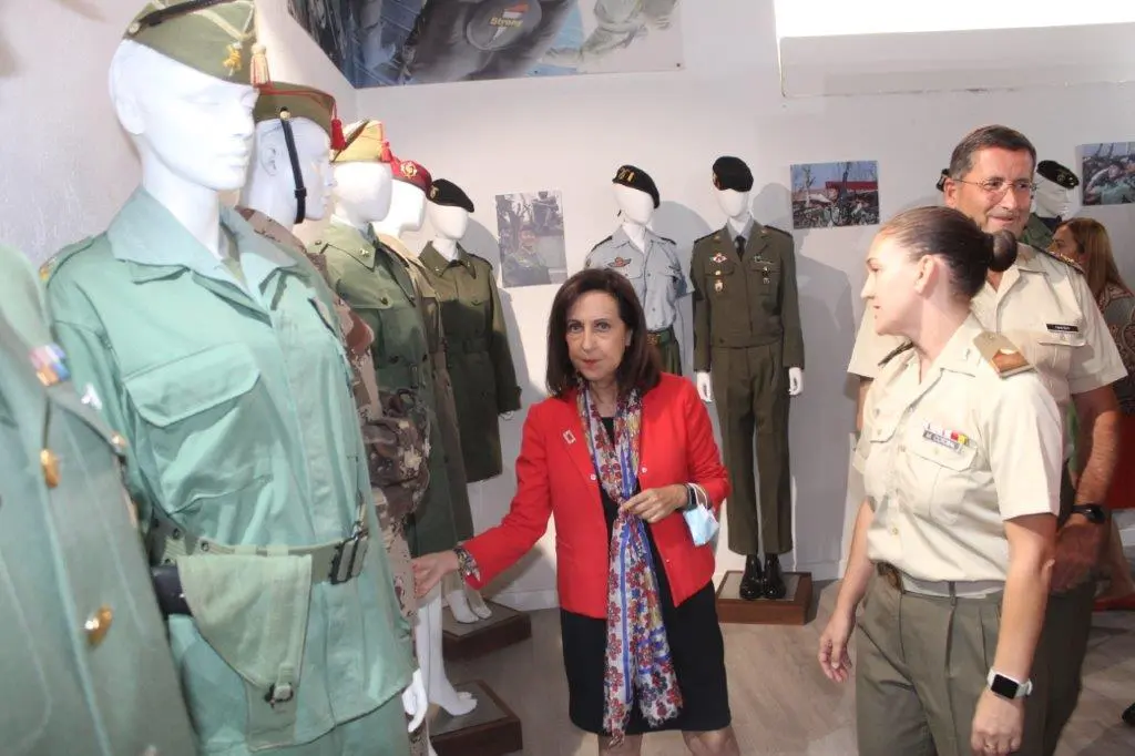 LA MINISTRA EN NAVALENO (92)