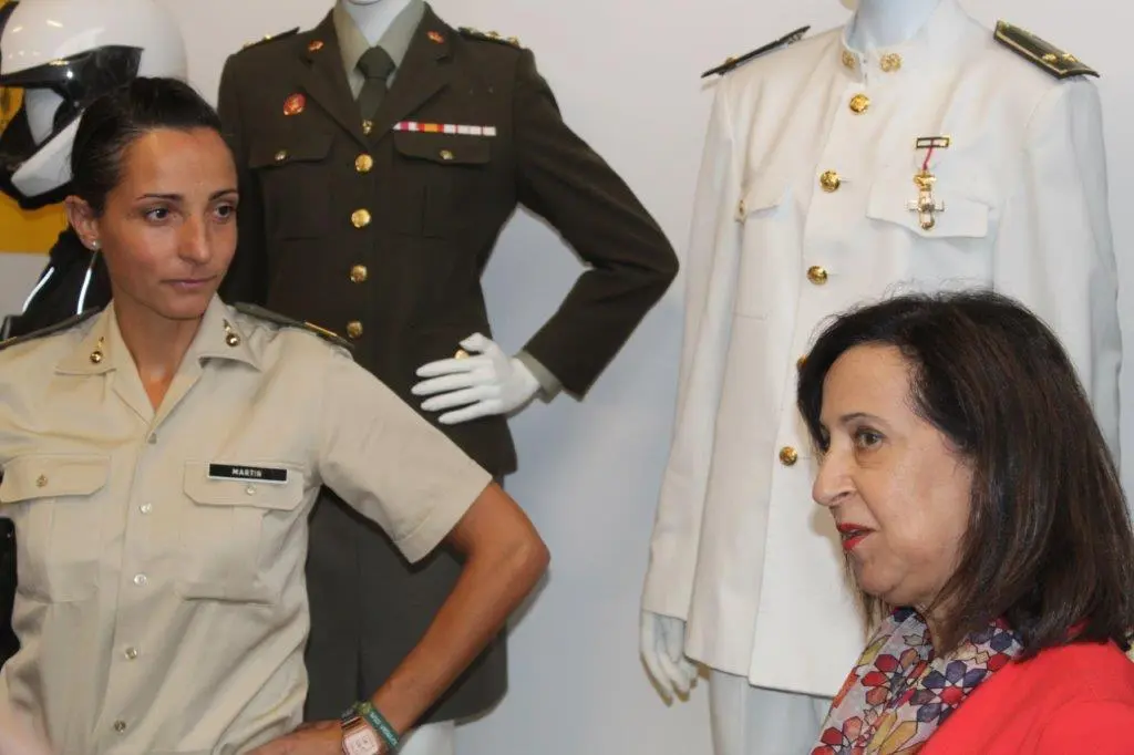 LA MINISTRA EN NAVALENO (104)