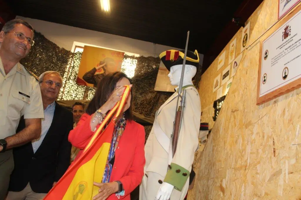 LA MINISTRA EN NAVALENO (108)