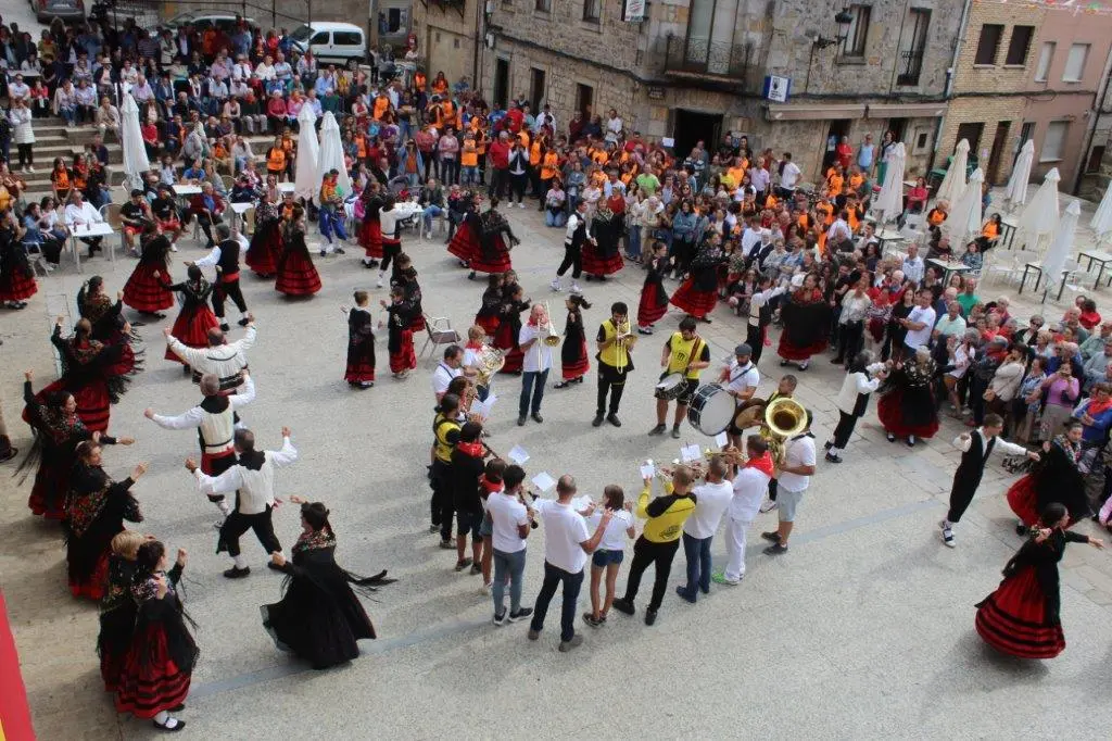 ARRANQUE FESTIVO EN DURUELO (13)