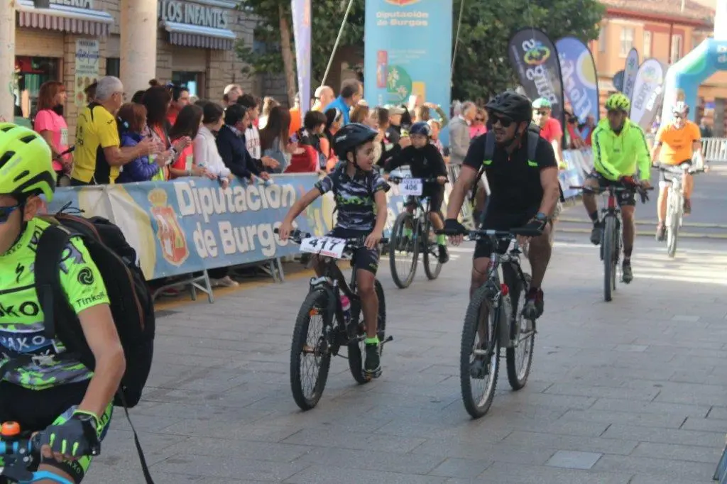 DEMANDASAURUS 2022 (94)