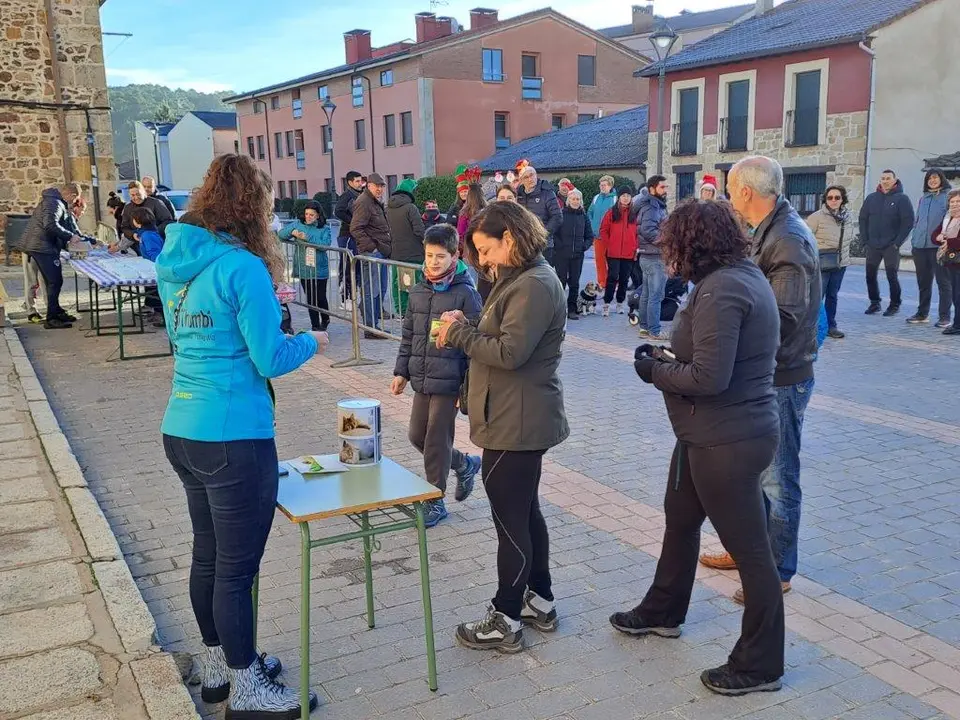 MARCHA SOLIDARIA EN NAVALENO (18)