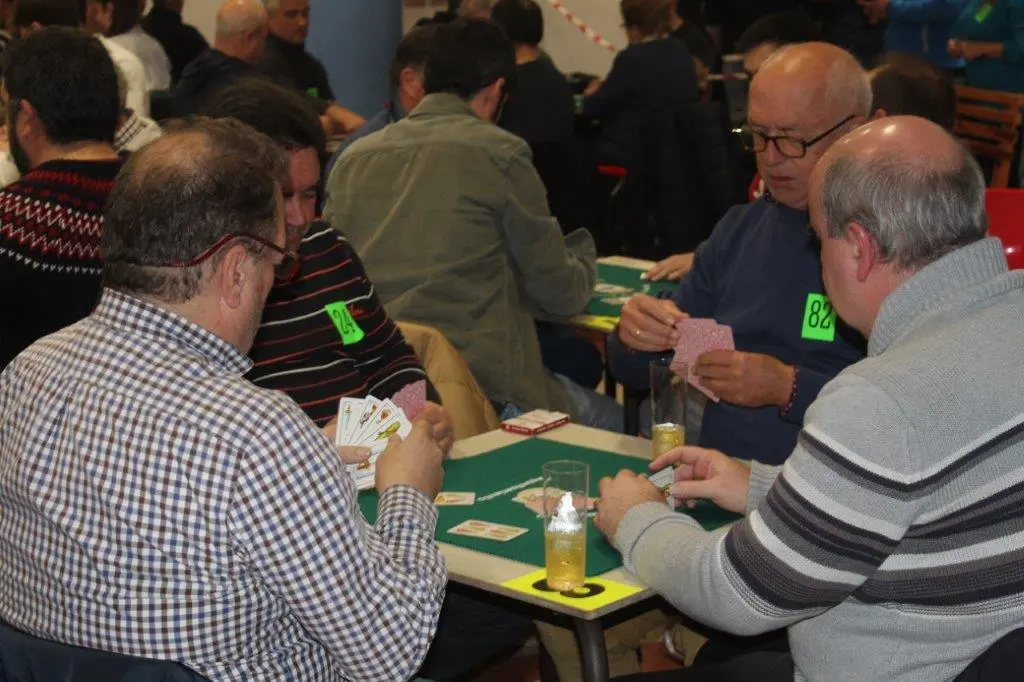 XIV CAMPEONATO DE GUIÑOTE (2)