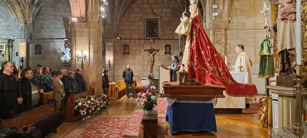 OFRENDA FLORAL A CANDELAS EN QUINTANAR (12)