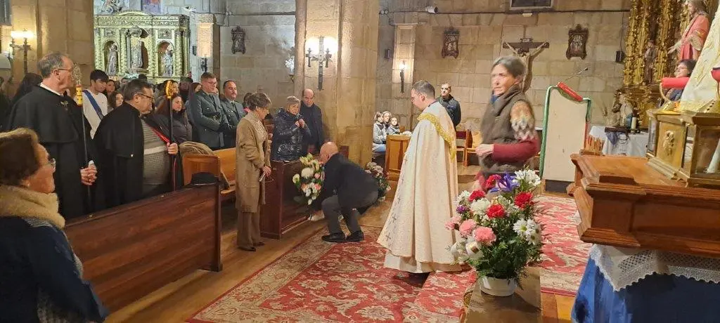 OFRENDA FLORAL A CANDELAS EN QUINTANAR (13)