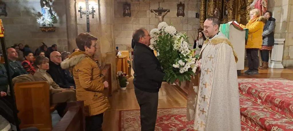 OFRENDA FLORAL A CANDELAS EN QUINTANAR (19)