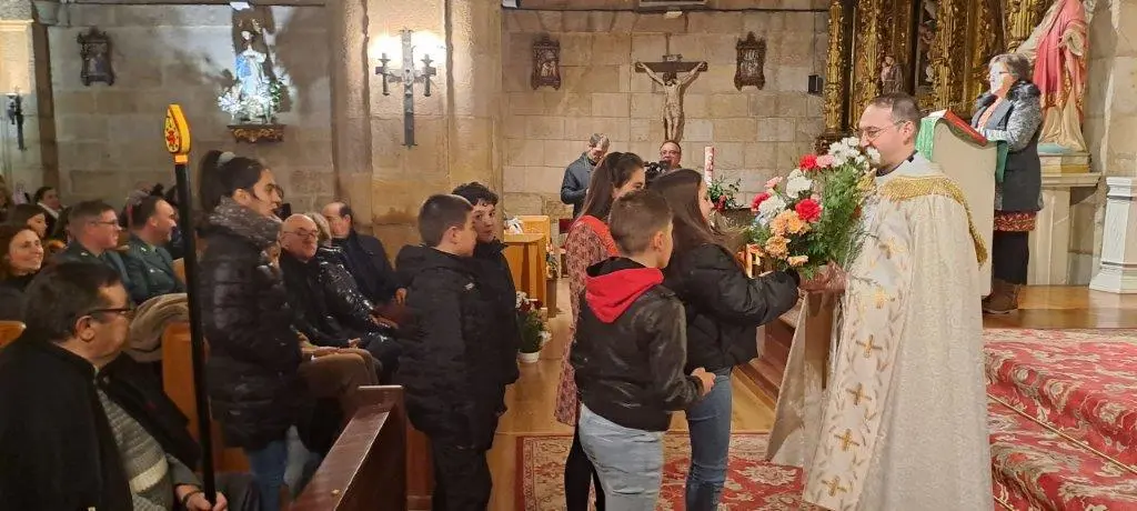 OFRENDA FLORAL A CANDELAS EN QUINTANAR (20)