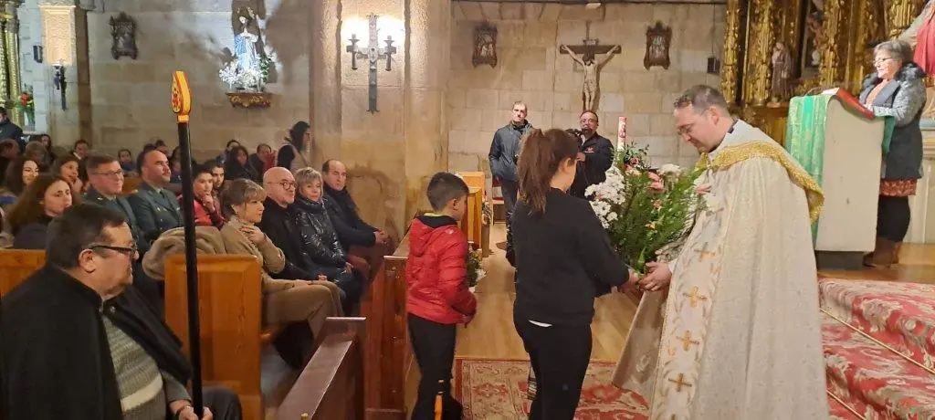 OFRENDA FLORAL A CANDELAS EN QUINTANAR (21)