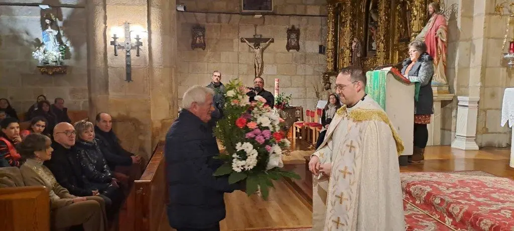 OFRENDA FLORAL A CANDELAS EN QUINTANAR (23)