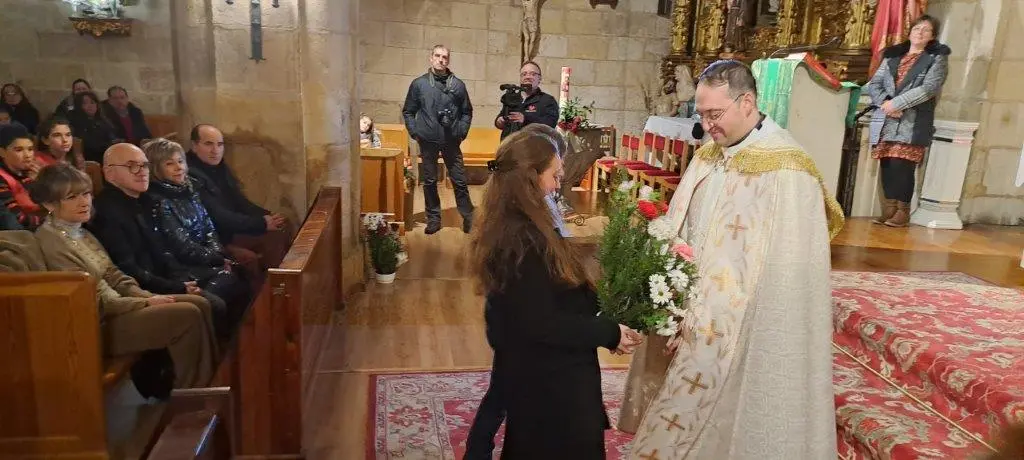 OFRENDA FLORAL A CANDELAS EN QUINTANAR (24)