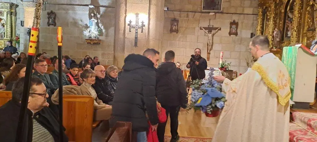 OFRENDA FLORAL A CANDELAS EN QUINTANAR (39)