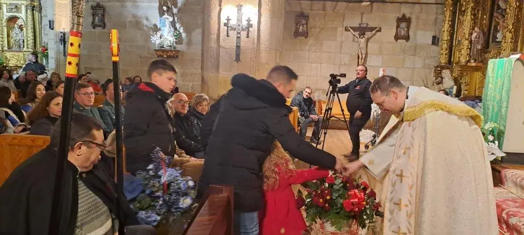 OFRENDA FLORAL A CANDELAS EN QUINTANAR (38)