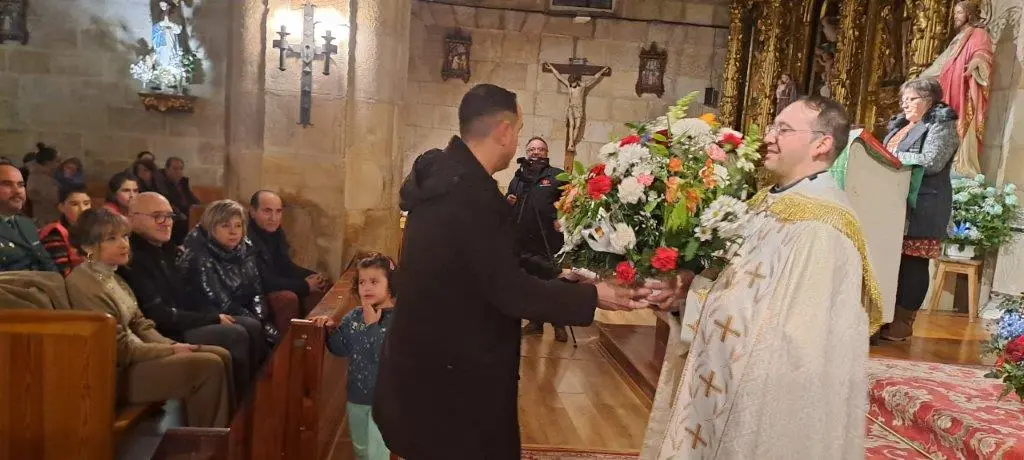 OFRENDA FLORAL A CANDELAS EN QUINTANAR (42)