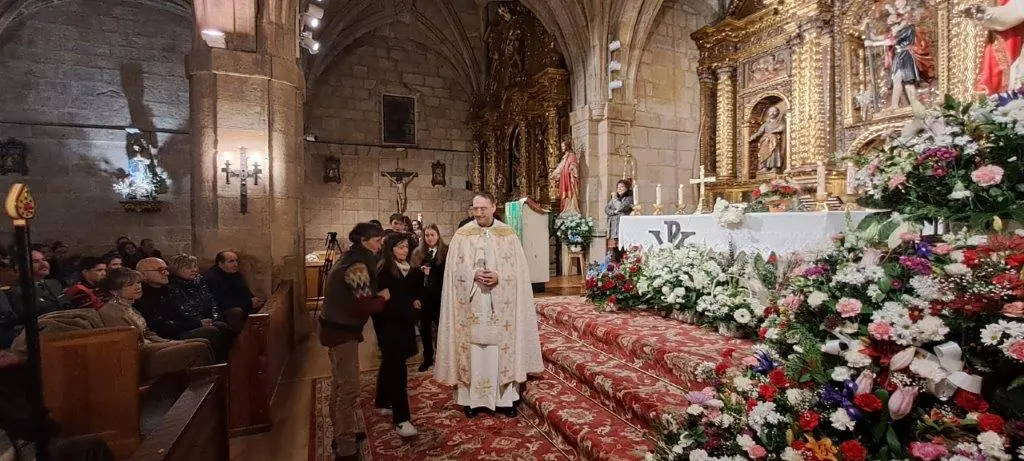 OFRENDA FLORAL A CANDELAS EN QUINTANAR (48)