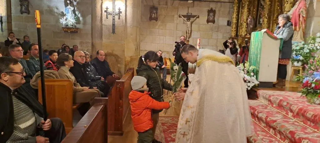 OFRENDA FLORAL A CANDELAS EN QUINTANAR (59)