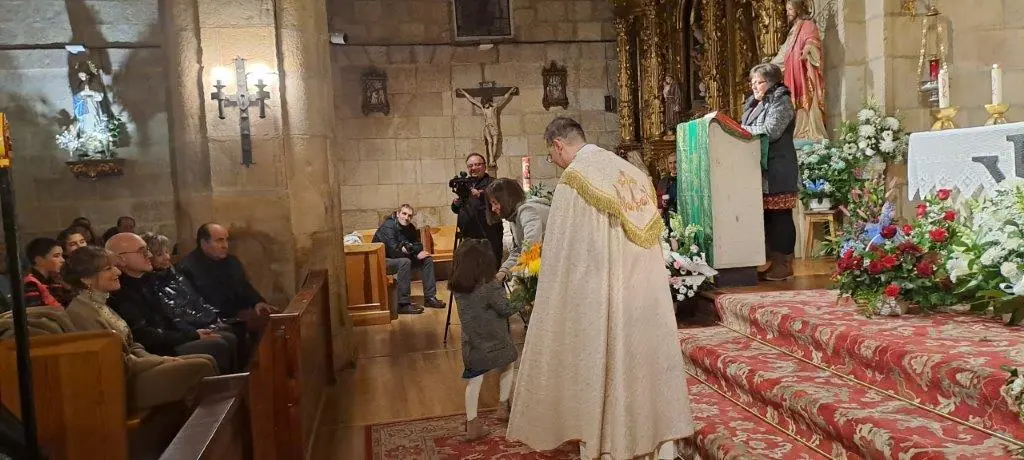 OFRENDA FLORAL A CANDELAS EN QUINTANAR (62)