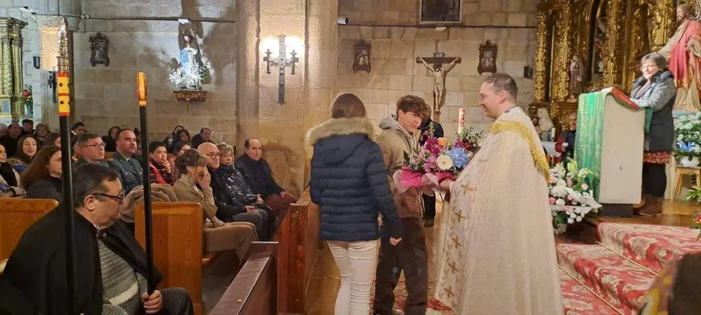 OFRENDA FLORAL A CANDELAS EN QUINTANAR (61)