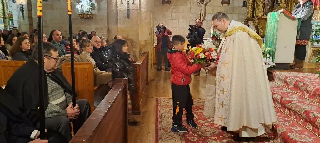 OFRENDA FLORAL A CANDELAS EN QUINTANAR (66)